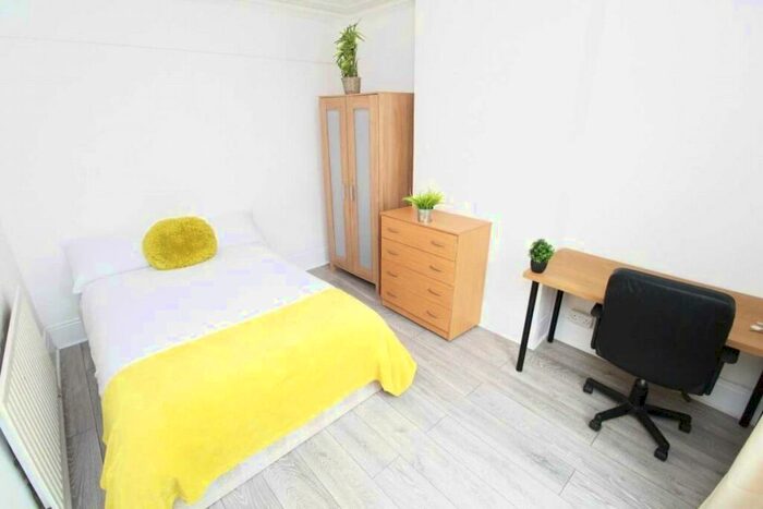 5 Bedroom House To Rent In Jessie Road, Southsea, Hampshire, PO4