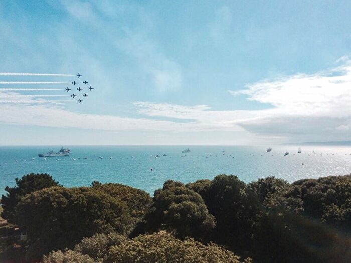 2 Bedroom Apartment For Sale In Manor Road, Bournemouth, Dorset, BH1