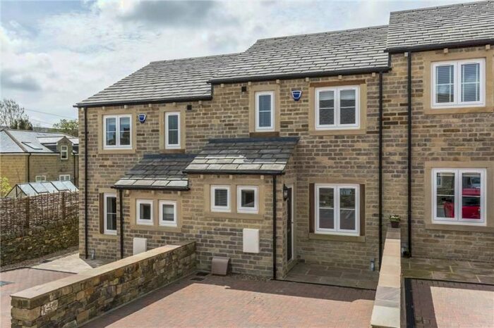 3 Bedroom Town House To Rent In Moor View, Addingham, Ilkley, LS29