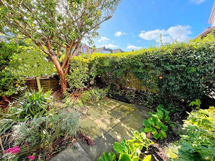2 Bedroom Flat To Rent In Bournemouth, BH3