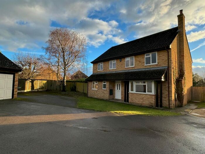 5 Bedroom Detached House To Rent In Samphire Close, Weavering, Maidstone, ME14