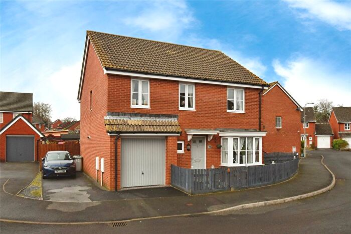 4 Bedroom Detached House For Sale In Dol Y Dderwen, Ammanford, Carmarthenshire, SA18