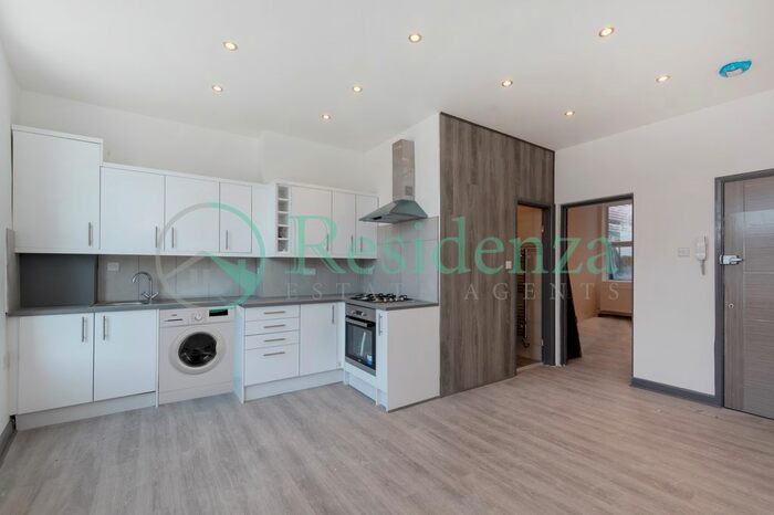 1 Bedroom Flat To Rent In Upper Tooting Road, Tooting, SW17
