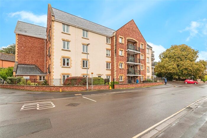 2 Bedroom Flat For Sale In Carlton Court, Minehead, TA24