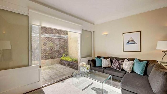 2 Bedroom Apartment To Rent In Park Road, St Johns Wood, NW8