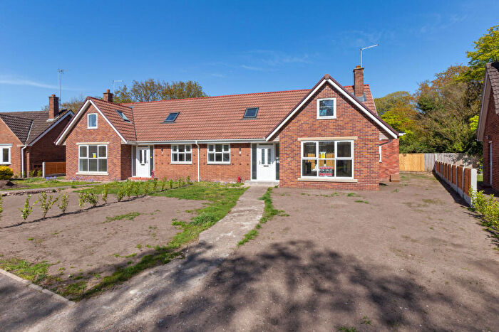 3 Bedroom Semi-Detached Bungalow For Sale In Melton Grove, Lytham St Annes, FY8