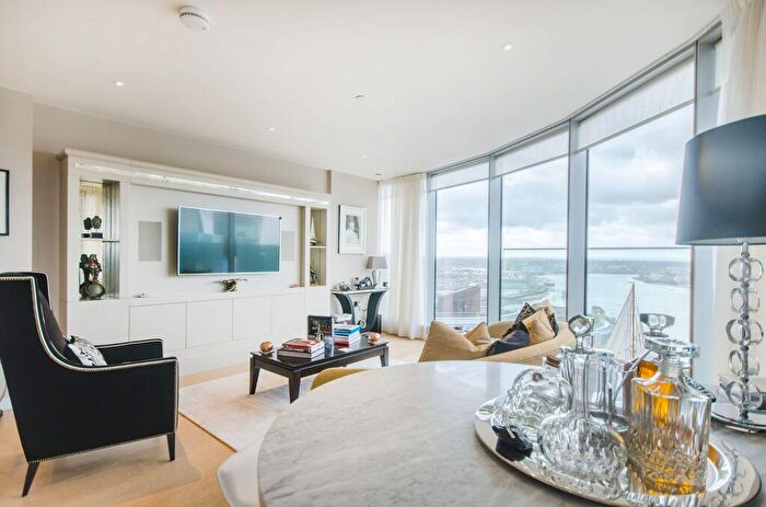 2 Bedroom Flat For Sale In Biscayne Avenue, Canary Wharf, London, E14