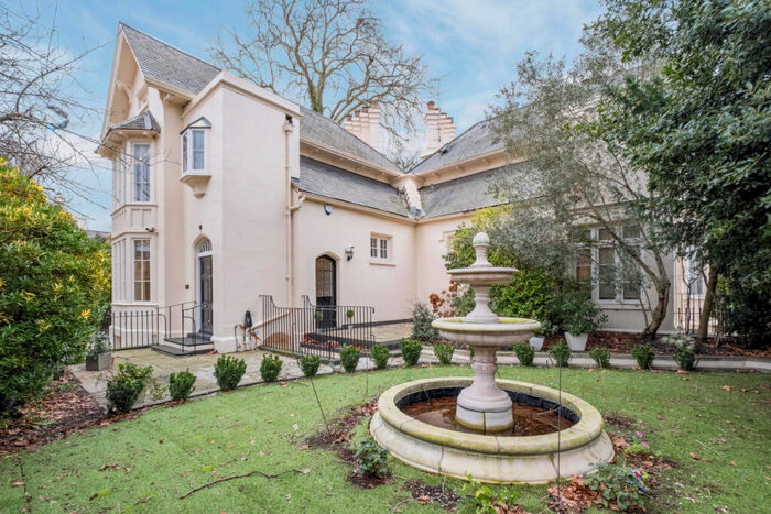 4 Bedroom End Of Terrace House To Rent In Park Village West, Camden, NW1