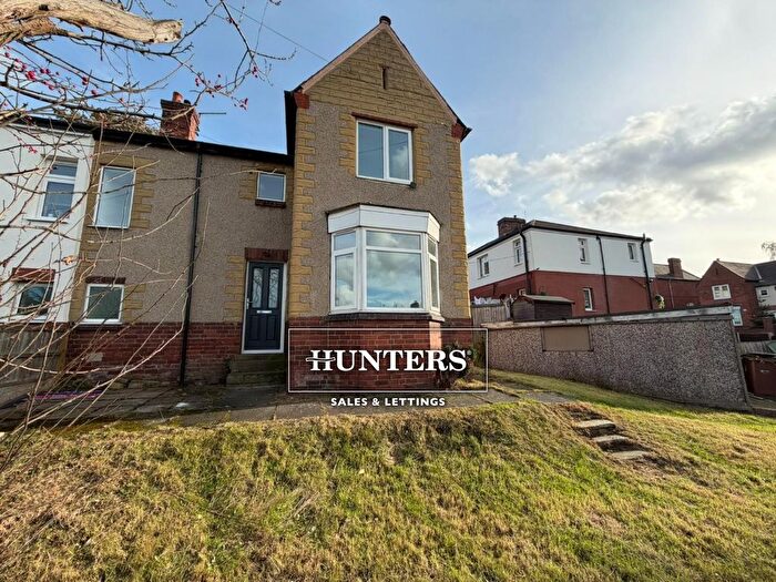 3 Bedroom Property To Rent In The Crescent, Castleford, WF10