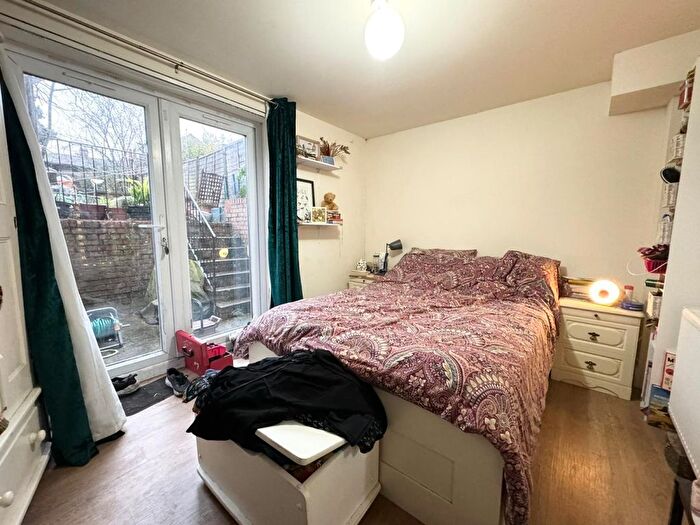 1 Bedroom Flat To Rent In Hanley Road, Finsbury Park, N4