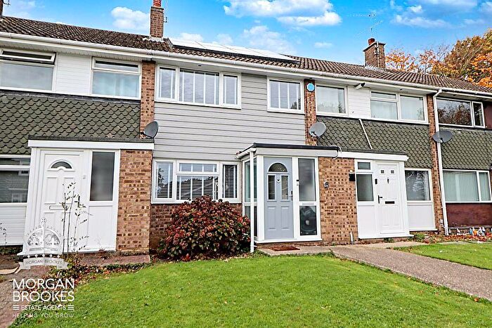 3 Bedroom Terraced House For Sale In The Rundels, Thundersley, SS7