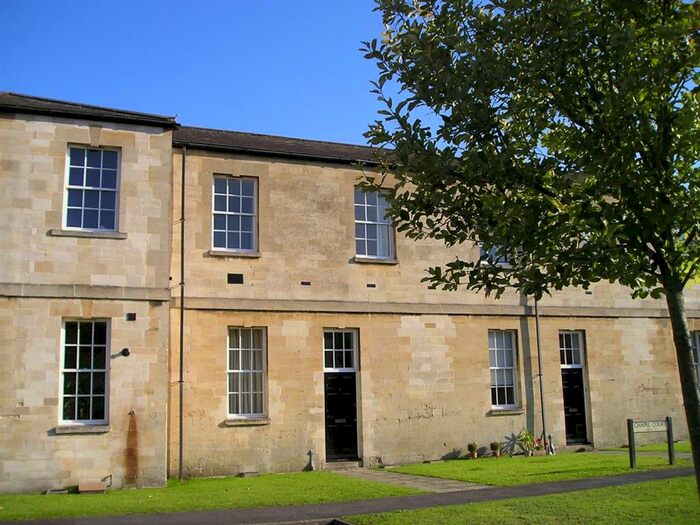 3 Bedroom Terraced House To Rent In Thomas Wyatt Road, SN10