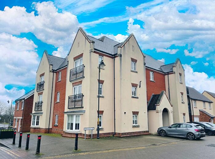 2 Bedroom Flat For Sale In Lancaster Way, Repton Park, TN23