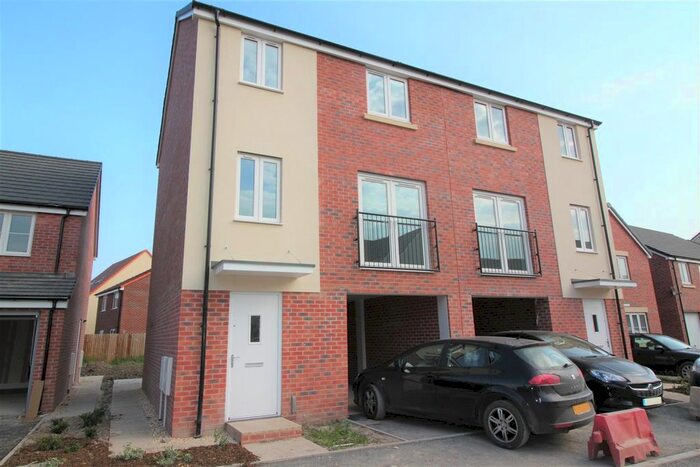 3 Bedroom Semi-Detached House To Rent In Hamilton Drive, Bridgwater, TA6