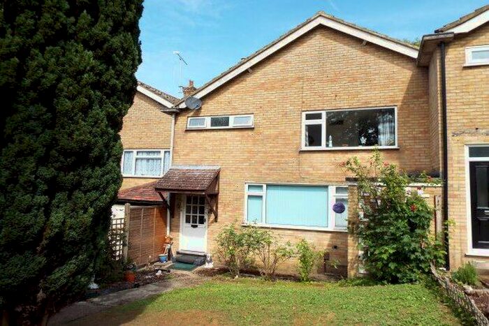 3 Bedroom Property To Rent In Greenside Walk, Westerham, TN16