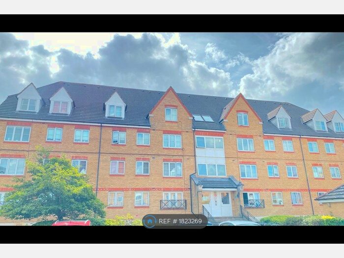 2 Bedroom Flat To Rent In Pembroke House, Borehamwood, WD6