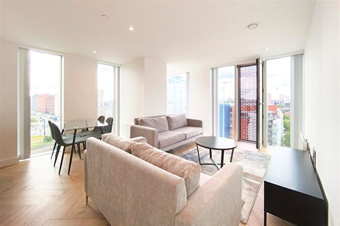 2 Bedroom Apartment To Rent In Elizabeth Tower, Crown Street, M15