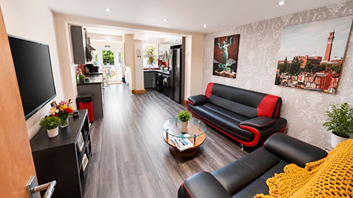 5 Bedroom House To Rent In Milner Road, Selly Oak, Birmingham, B29