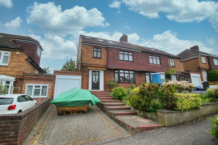 4 Bedroom Semi-Detached House To Rent In Worcester Crescent, Woodford Green, IG8