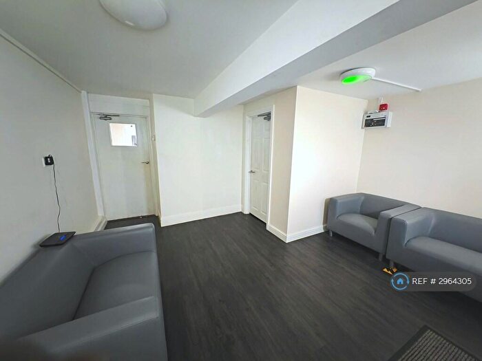 5 Bedroom Terraced House To Rent In Magdalen Street, Colchester, CO1