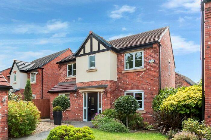 4 Bedroom Detached House For Sale In Severn Way, Holmes Chapel, Cheshire, CW4