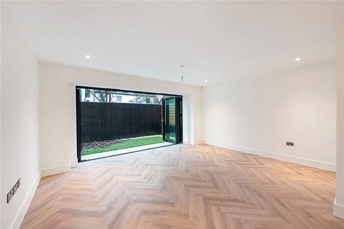 3 Bedroom Terraced House For Sale In Cambridge Road, London, SE20