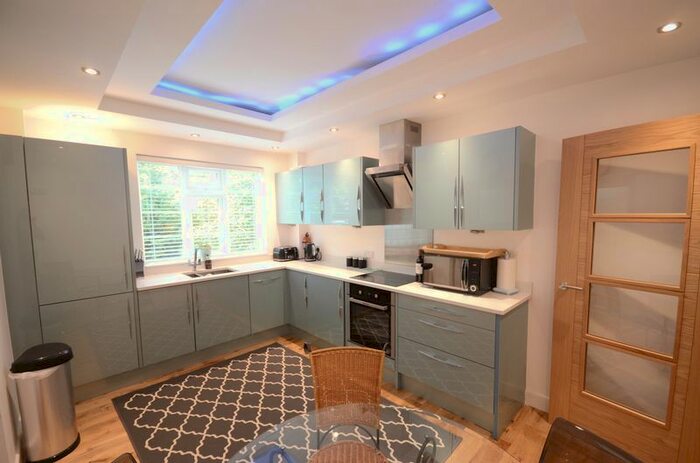 2 Bedroom Flat To Rent In Manor Road, Bournemouth, BH1