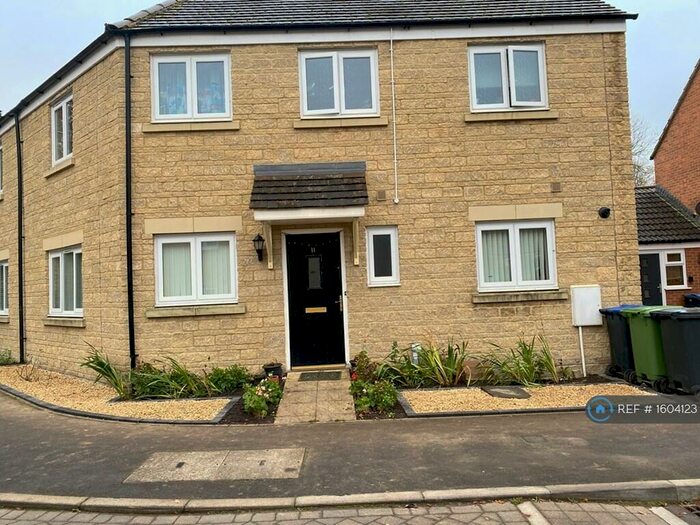 3 Bedroom Semi-Detached House To Rent In Swaledale Road, Warminster, BA12