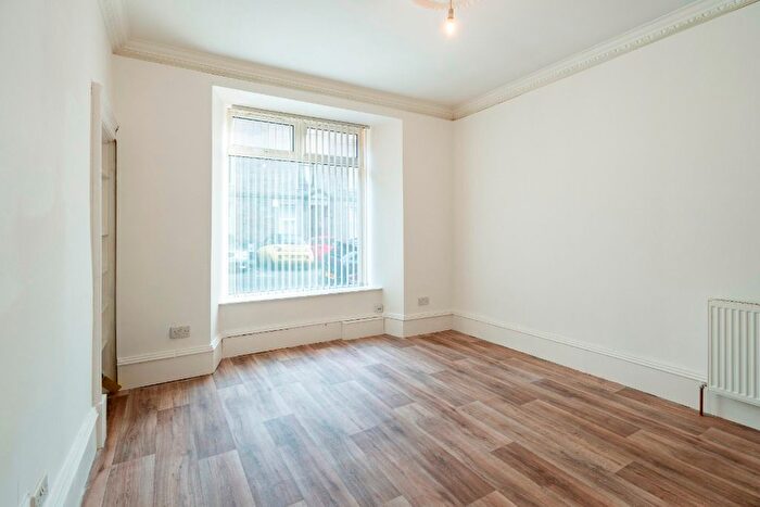 1 Bedroom Flat To Rent In Baldovan Terrace, Stobswell, Dundee, DD4