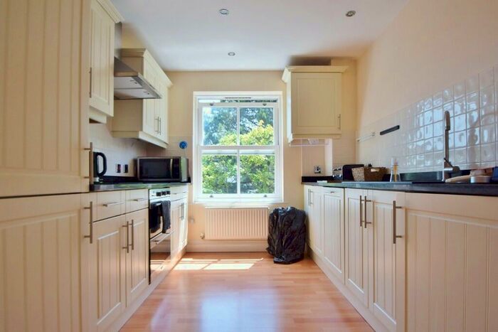 2 Bedroom Flat To Rent In Bournemouth, BH1