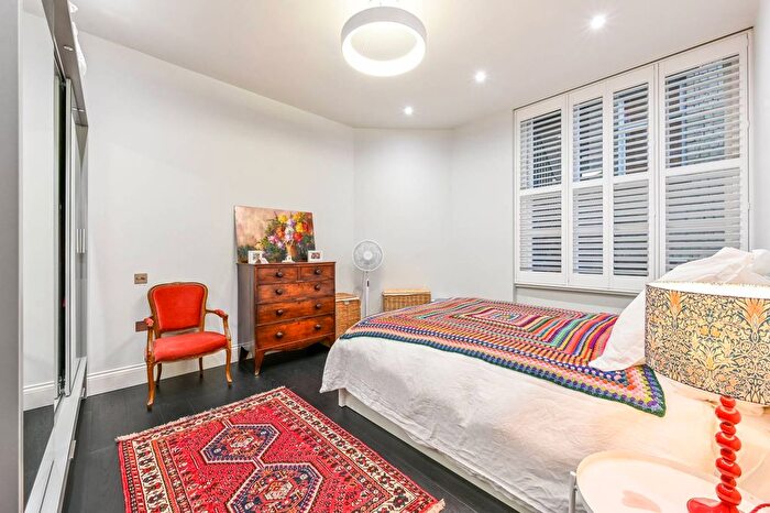 3 Bedroom Flat To Rent In Montagu Mansions, Marylebone, London, W1U