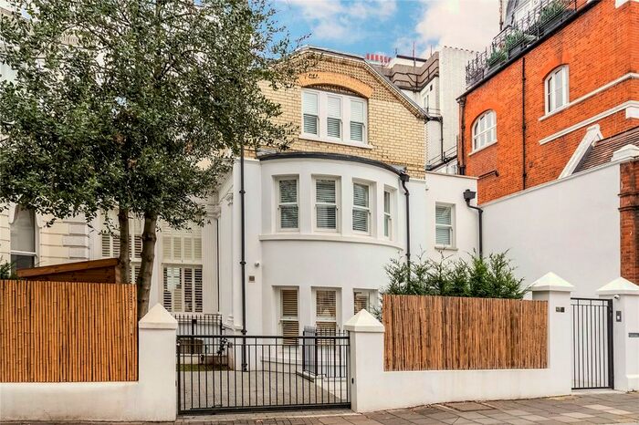 6 Bedroom Semi-Detached House To Rent In Pembridge Square, Notting Hill, London, W2