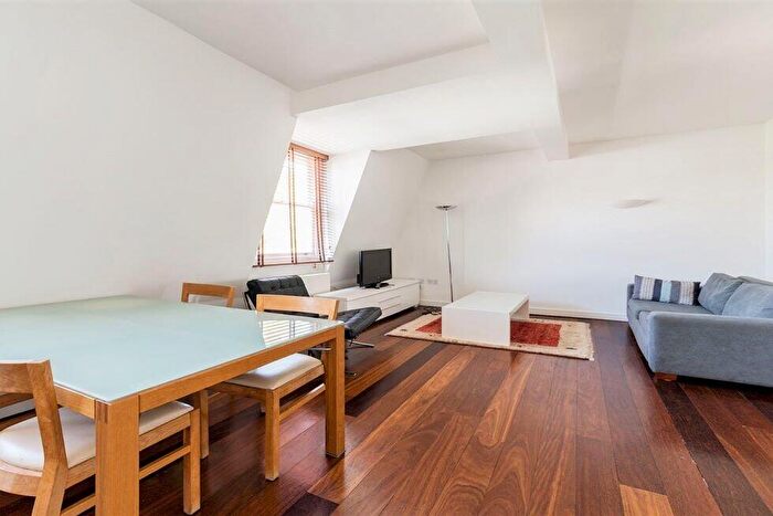 3 Bedroom Flat To Rent In Kempe Road, Queens Park, NW6