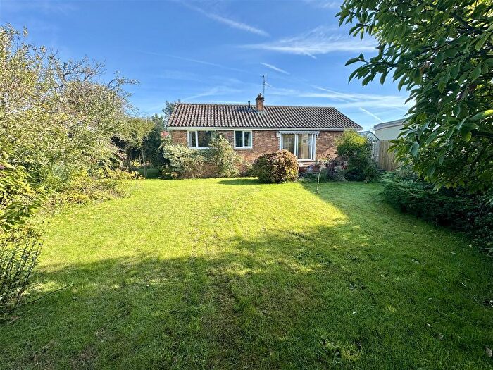 4 Bedroom Detached Bungalow For Sale In Gordano Gardens, Easton-In-Gordano, BS20