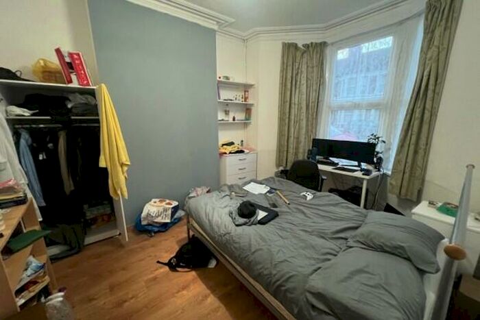 5 Bedroom Terraced House To Rent In Monthermer Road Cardiff, CF24