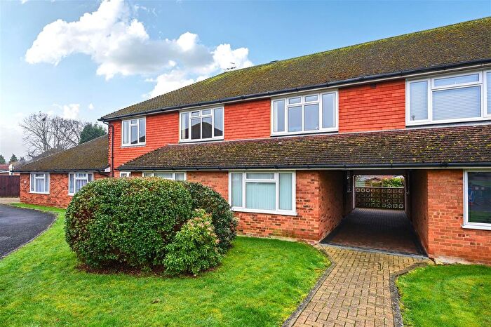2 Bedroom Flat For Sale In Cowdray Close, Bexhill-On-Sea, TN39