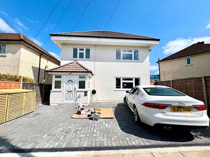 2 Bedroom Maisonette To Rent In Hemming Way, Watford, WD25