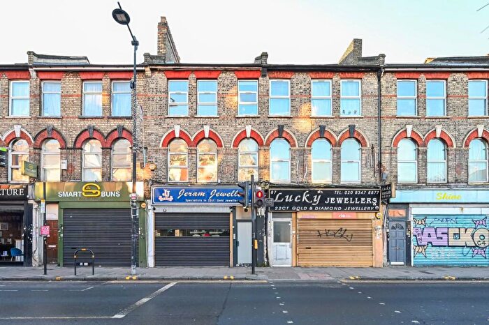 2 Bedroom Flat For Sale In Turnpike Lane, Turnpike Lane, London, N8