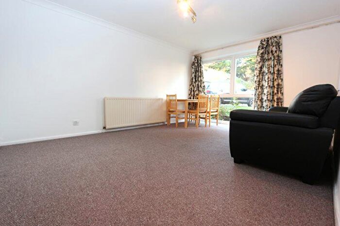 1 Bedroom Flat To Rent In Aldermans Hill, London, N13