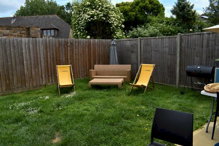 5 Bedroom Semi-Detached House To Rent In Kavsan Place, Hounslow, TW5