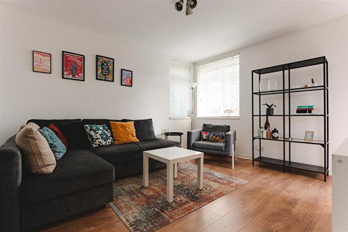 2 Bedroom Flat For Sale In Bannister House, London, E9