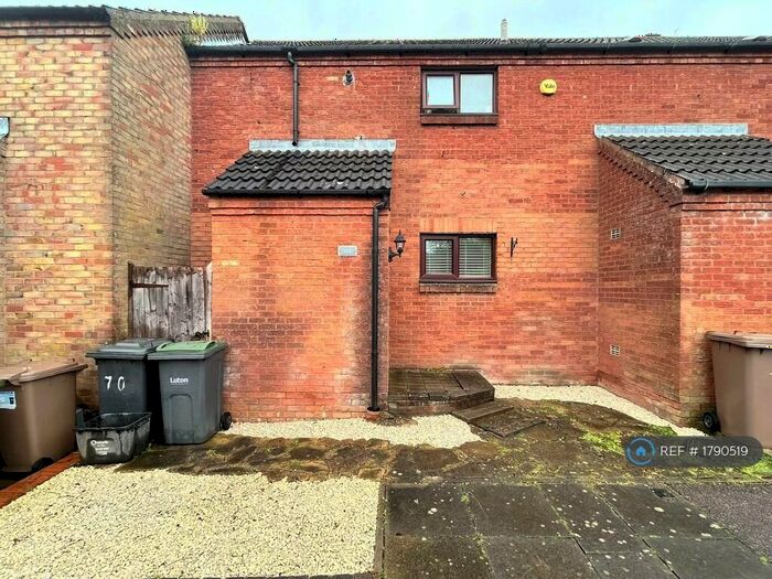 2 Bedroom Terraced House To Rent In Links Way, Luton, LU2