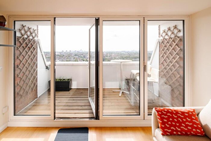 2 Bedroom Flat To Rent In Mill Lane West Hampstead, NW6