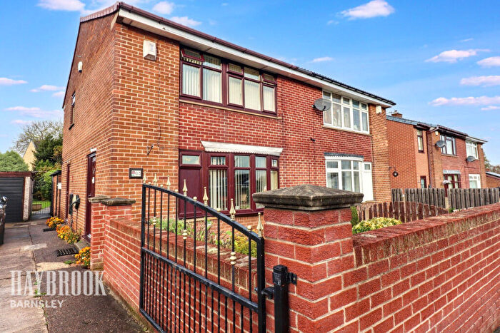 3 Bedroom Semi Detached House For Sale In Chatsworth Road, Athersley, S71