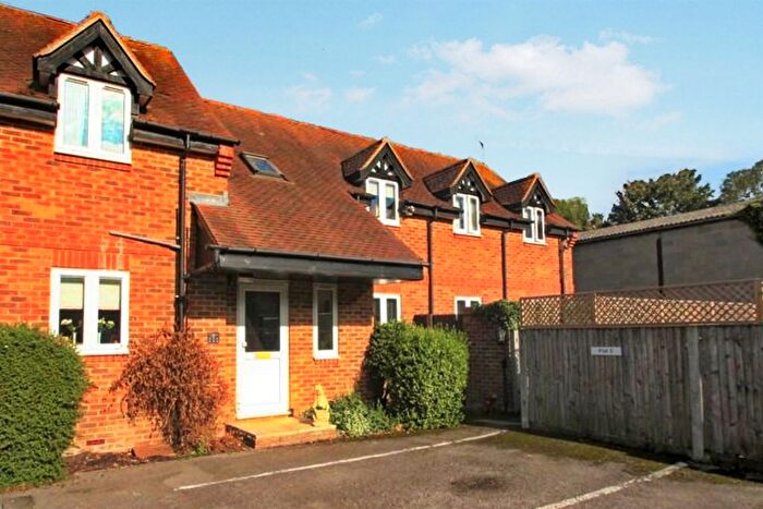 2 Bedroom Flat For Sale In Park Court, Thame, OX9