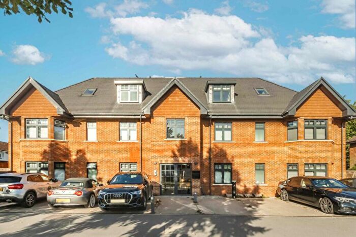 1 Bedroom Flat To Rent In The Broadway, Thames Ditton, KT7