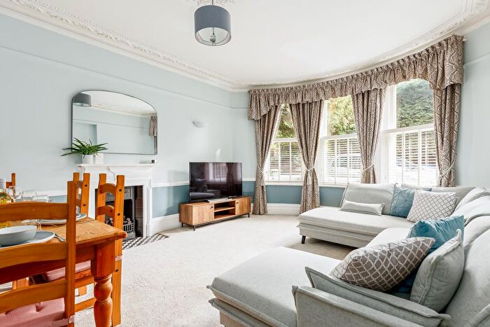 2 Bedroom Flat To Rent In Kingsbridge Road, Poole, BH14