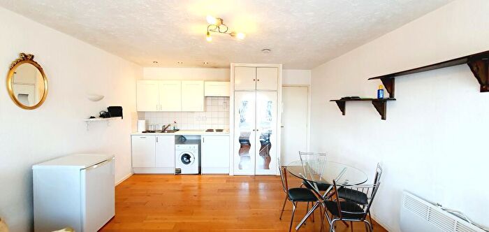 Studio To Rent In Commercial Road, Bournemoth, BH2