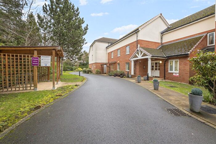 1 Bedroom Flat For Sale In Kingston Road, Epsom, KT19