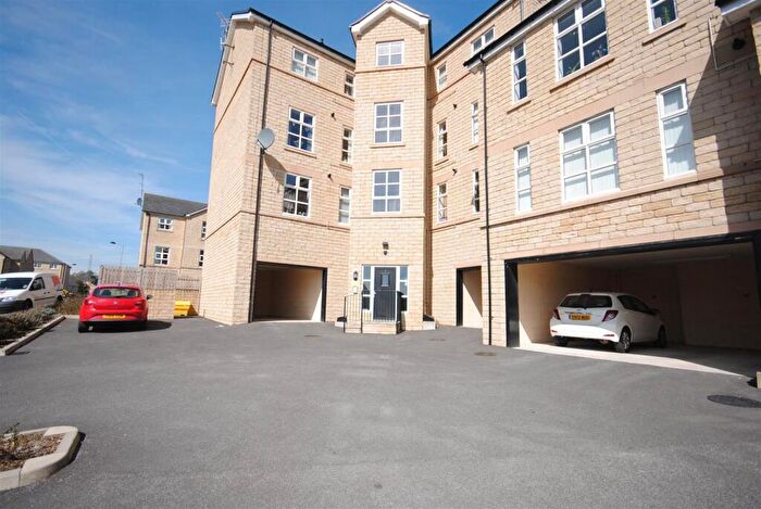 2 Bedroom Apartment To Rent In Woodsley Fold, Thornton, Bradford, BD13